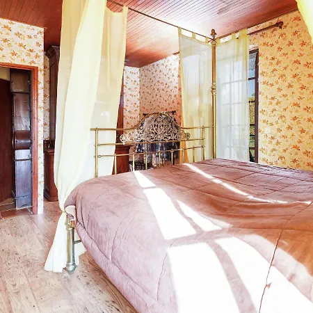 Holiday home Authentic With Private Pool Puy-l'Eveque