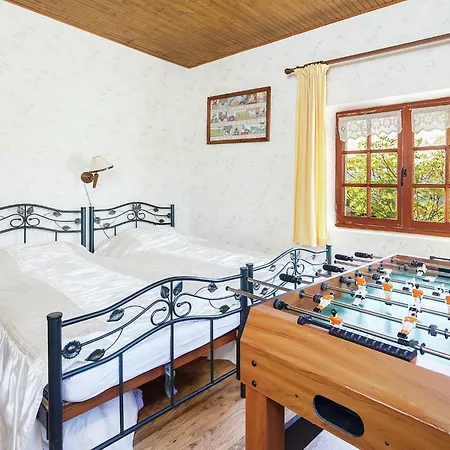 Tranquil Garden Hideaway Puy-lʼÉvêque