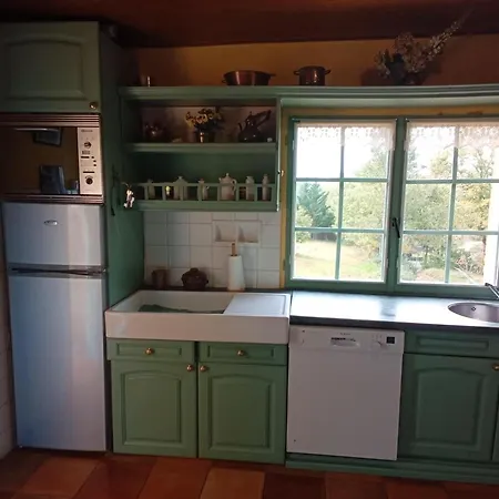 بيت للعطل Tranquil Garden Hideaway Puy-lʼÉvêque