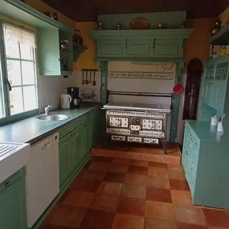 بيت للعطل Tranquil Garden Hideaway Puy-lʼÉvêque