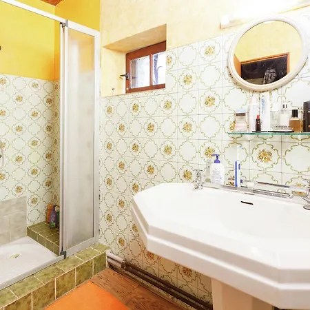 بيت للعطل Tranquil Garden Hideaway Puy-lʼÉvêque